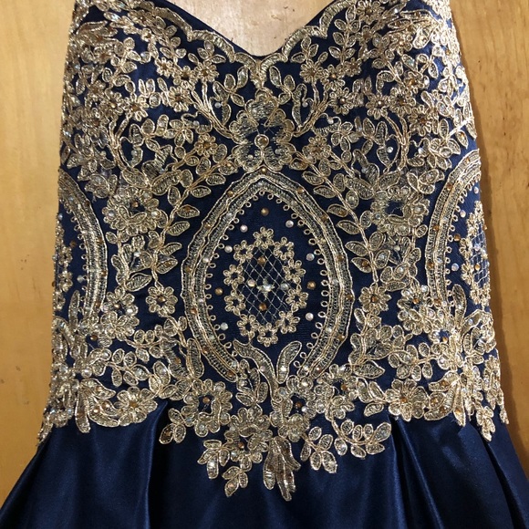 Prom dress - Picture 3 of 5